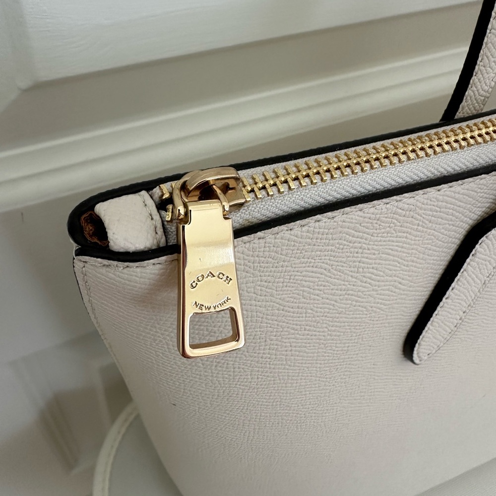 Coach Zip Top Tote in white (gold / chalk) #4454 - Picture 6 of 8